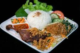 Bagus Cafe duck with pecel and steamed rice